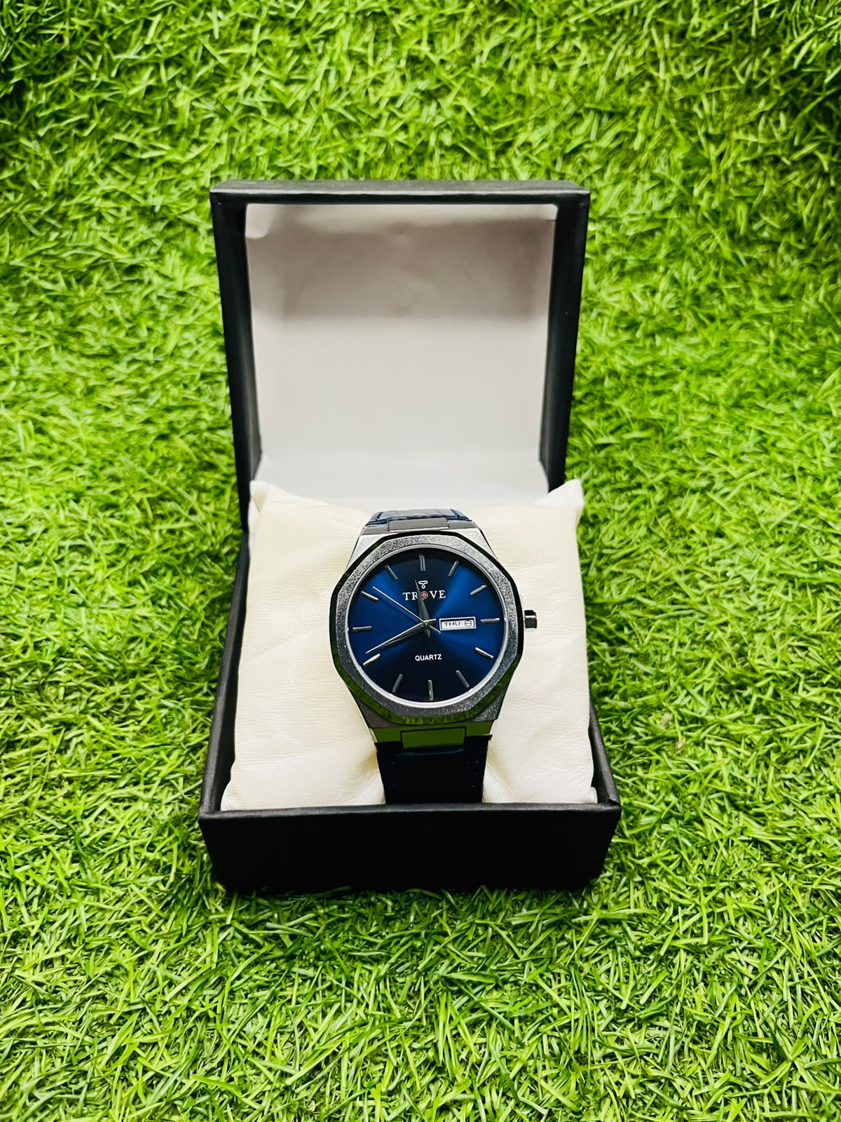 TRØVE Signature Silver Dial Watch